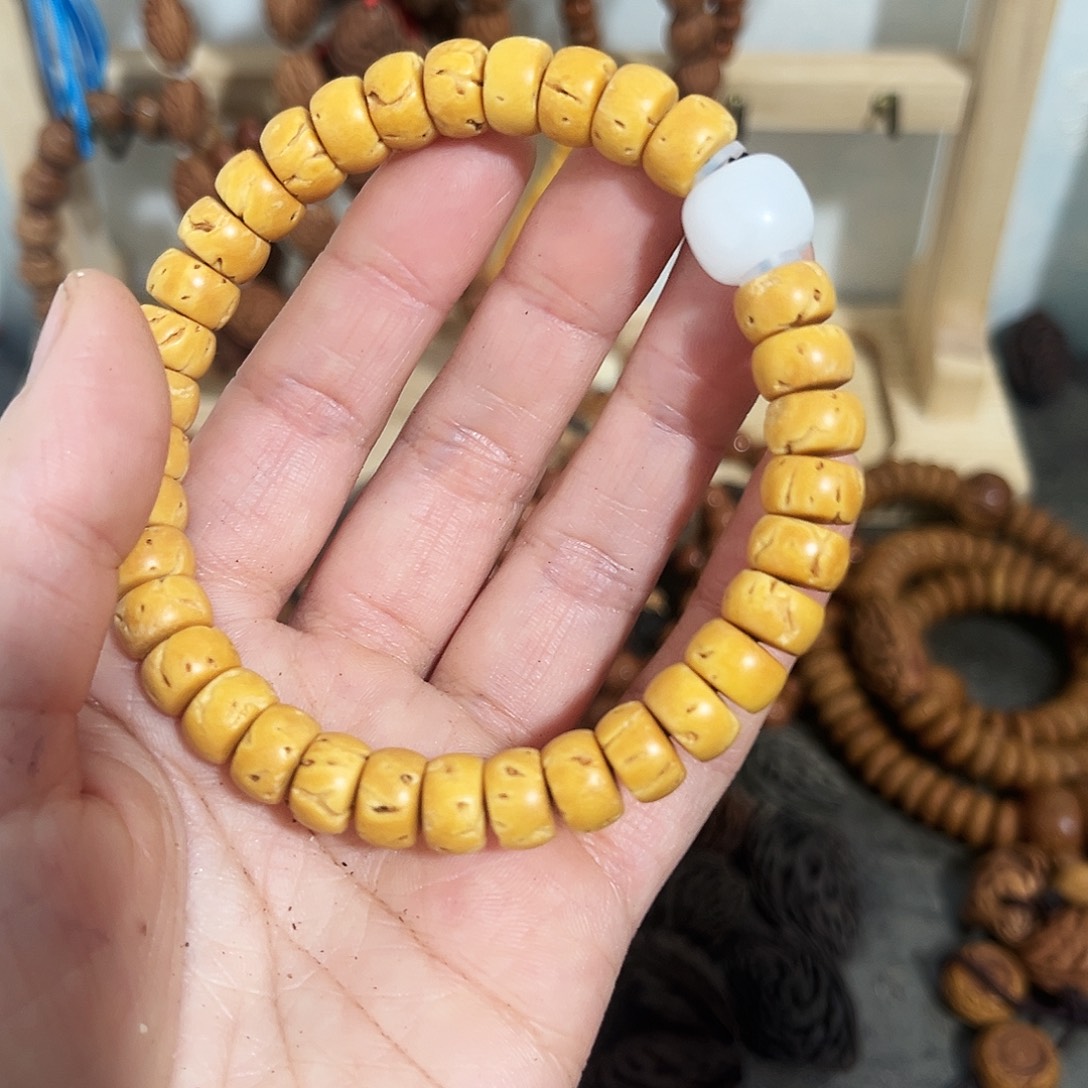 我****野生桃桃枭手串精品