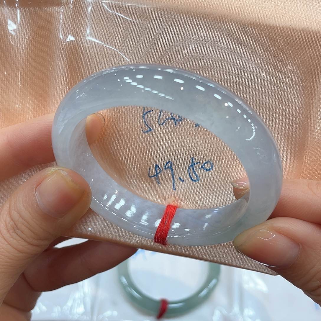 翡翠手镯未镶嵌翡翠手镯