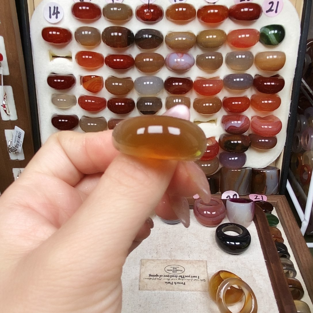 苑***妇玛瑙/玉髓合金戒指