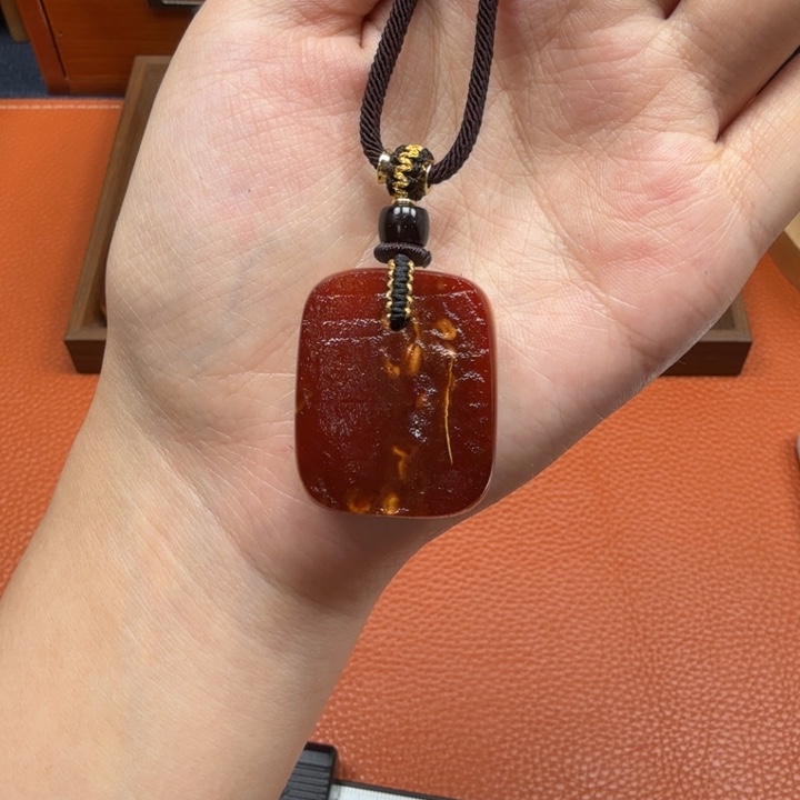 蜜蜡未镶嵌吊坠(赠链)