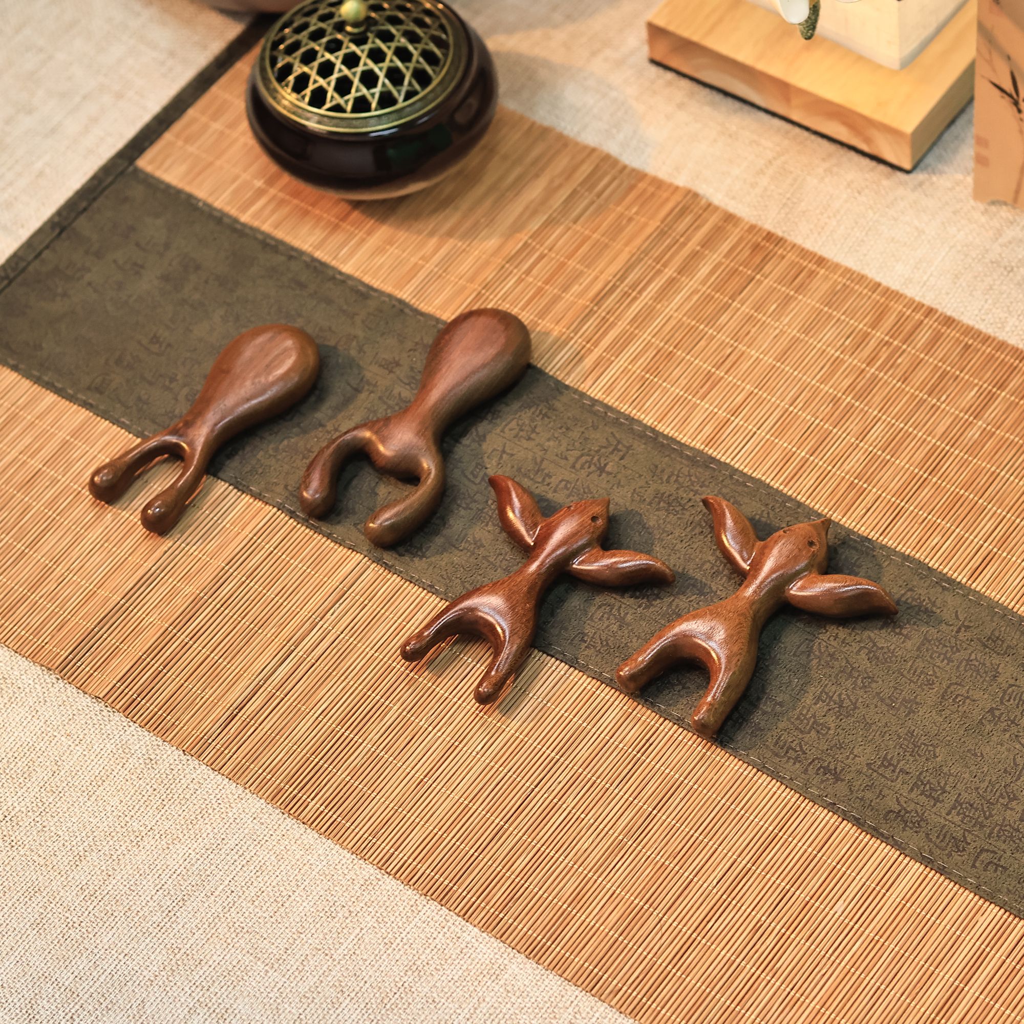 通用按摩梳按摩穴位舒筋活络手工木正宗檀木金丝檀木香疏络活血