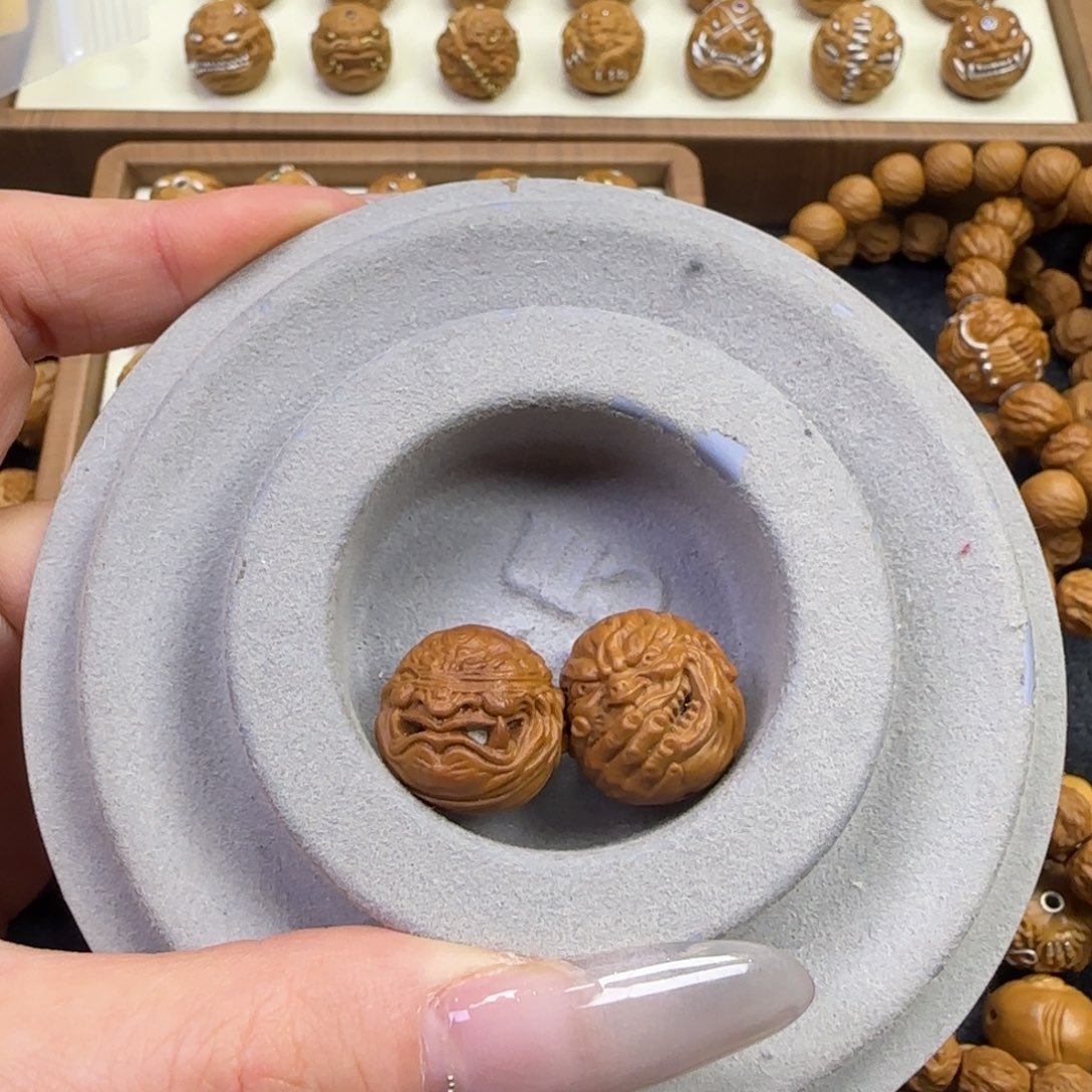 她***见17瑕疵单颗配饰雕刻