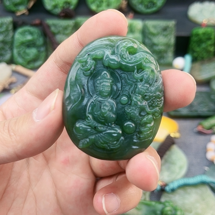 和田玉未镶嵌颈饰