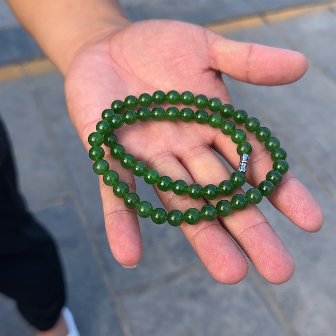 和田玉未镶嵌颈饰俄碧阳绿卡8