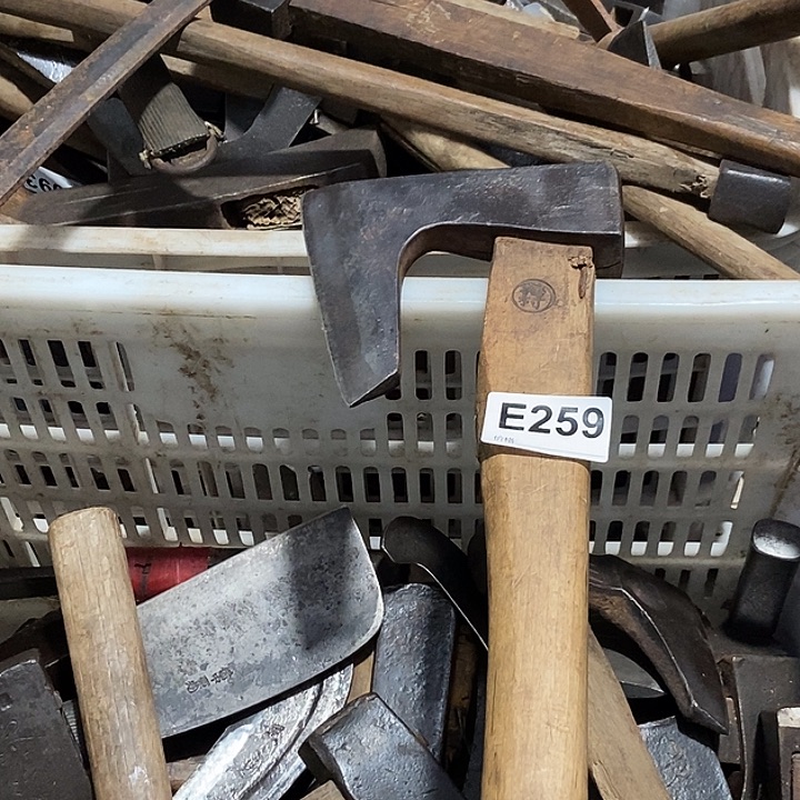 云***步户外手工锻打用具