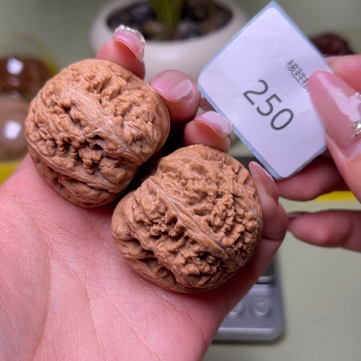 文玩核桃把件38尺粗筋250