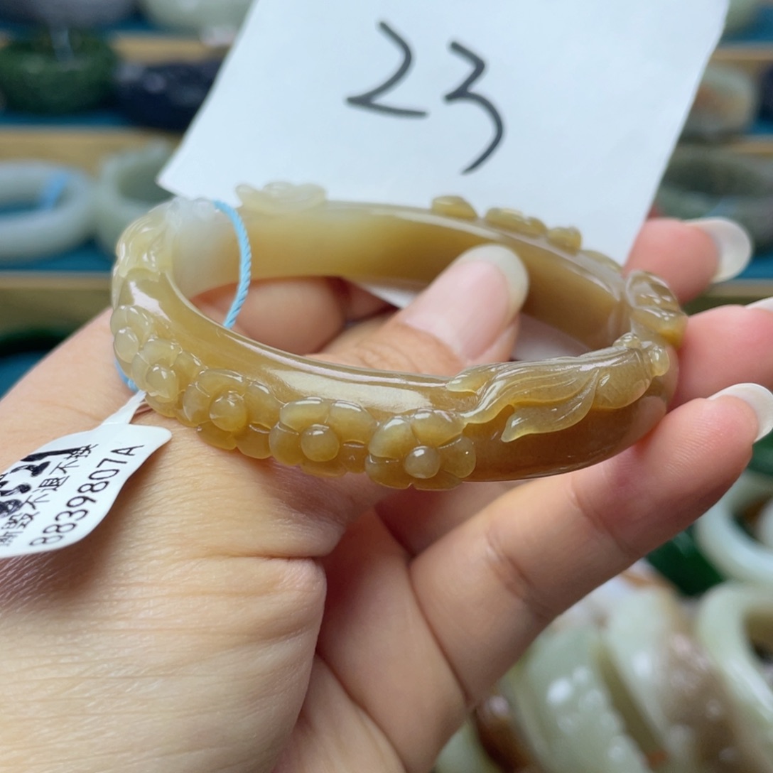 未镶嵌手镯（贵妃镯）和田玉圈口57