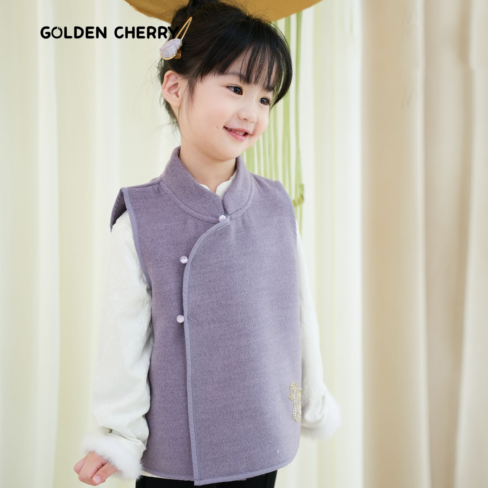 26【金樱桃】小童紫色三粒侧扣马甲QDD1911