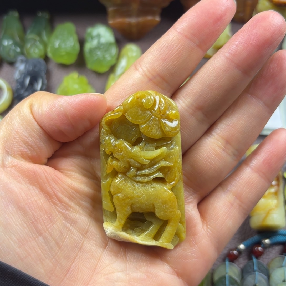 蛇纹石玉合金颈饰