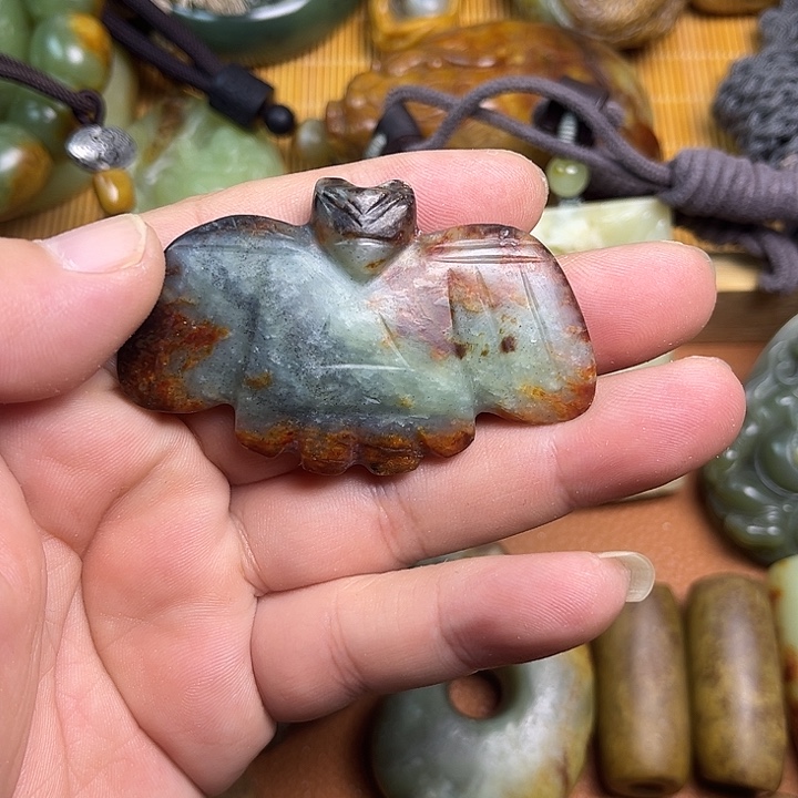 岫岩河磨玉（透闪石质玉）未镶嵌颈饰