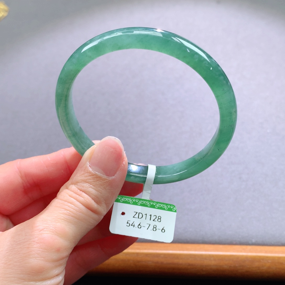 翡翠手镯未镶嵌天然翡翠手镯