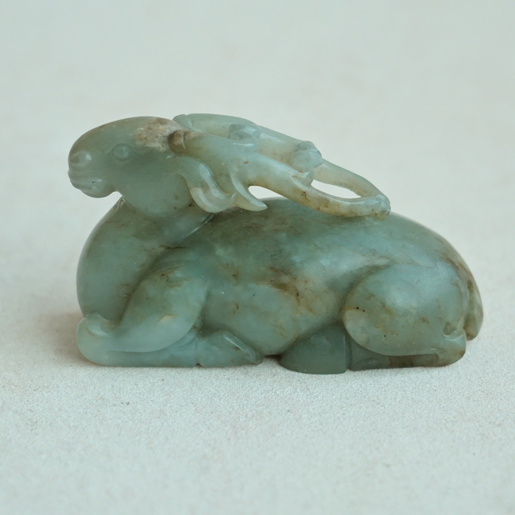 文华开物第39期拍品 14 民国 和田玉鹿把件