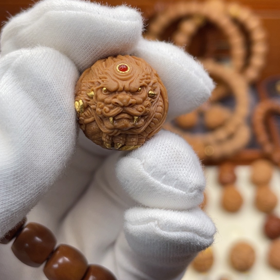 猴头核桃吊坠胡**。纯手工貔貅