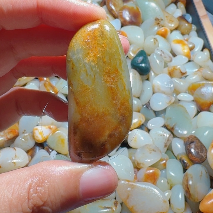 颈饰未镶嵌和田玉（糖玉）46克