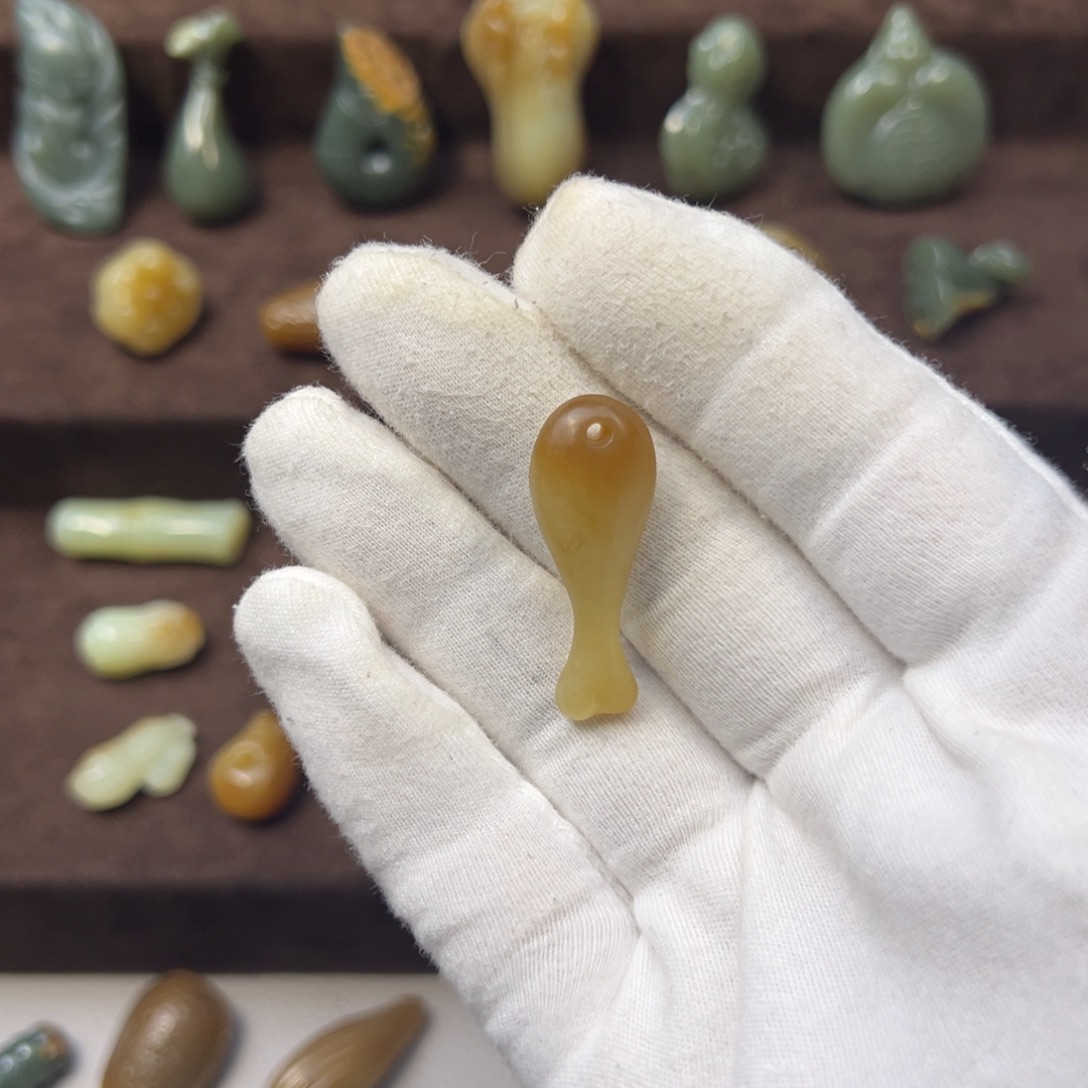 和田玉（糖玉）未镶嵌颈饰