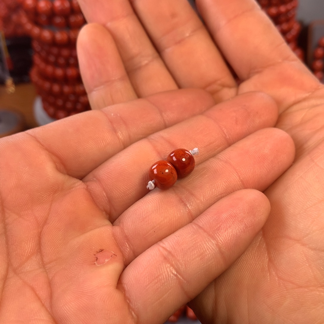 南红玛瑙配饰未镶嵌