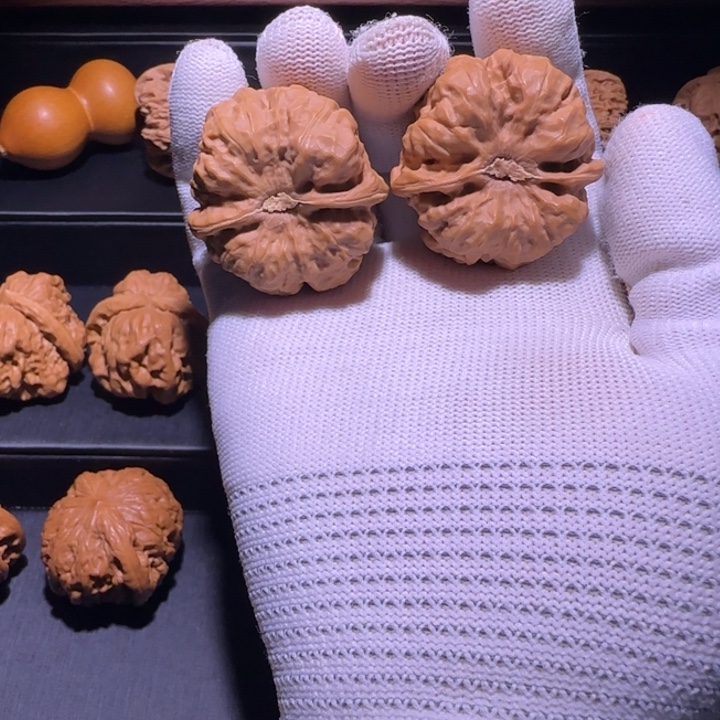 核桃40-40福利蛤蟆头手把件