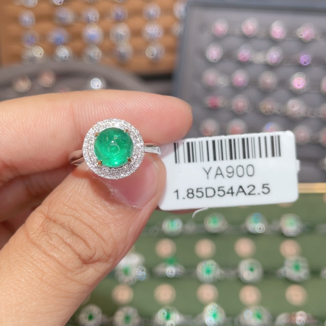 祖母绿戒指18K金镶嵌1.85ct 