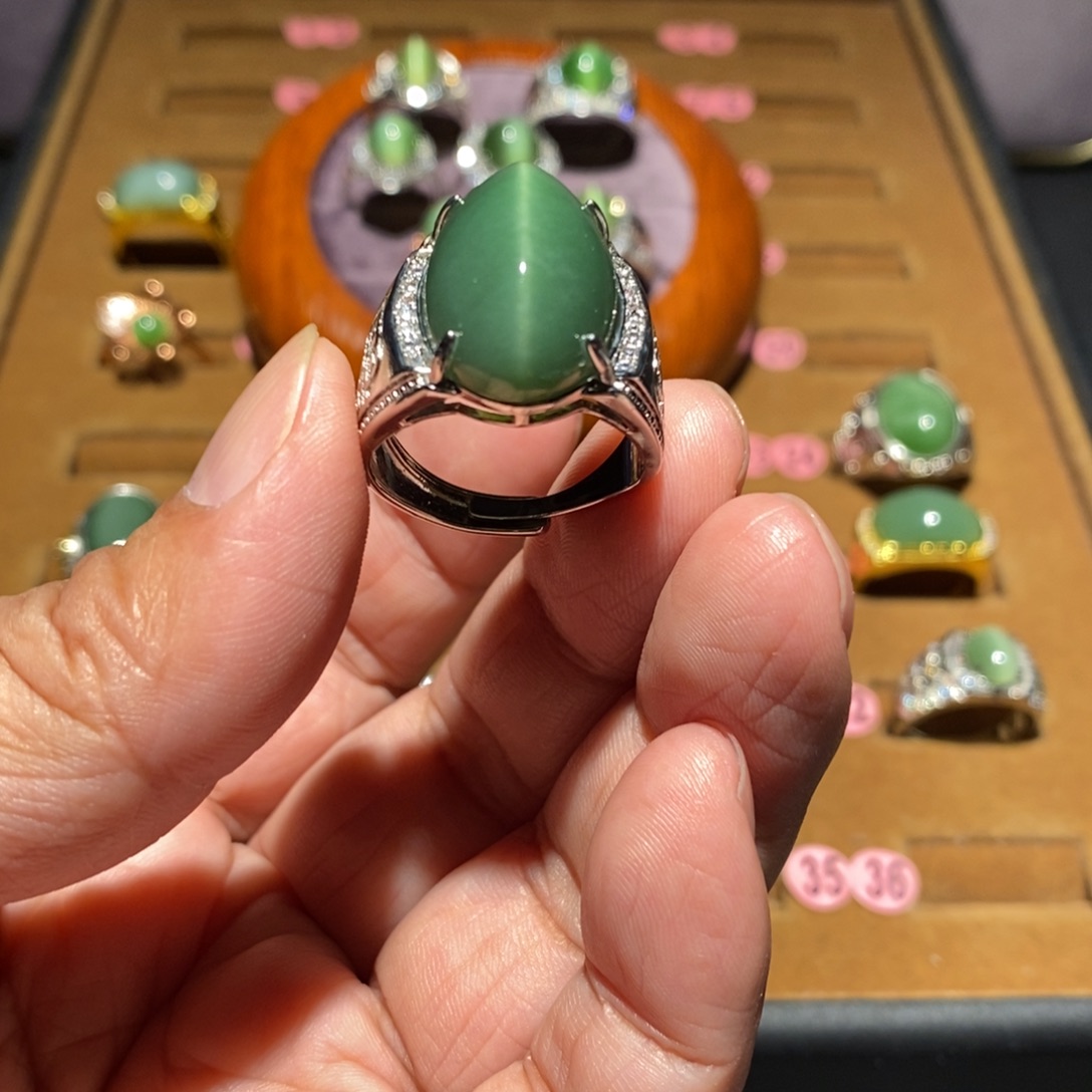 和田玉未镶嵌戒指