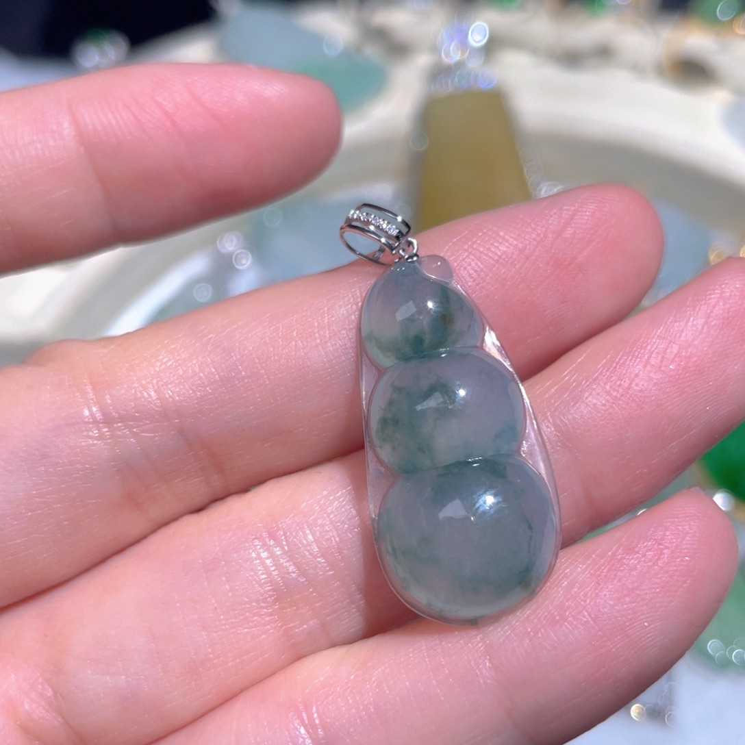 翡翠颈饰18K金镶嵌翡翠