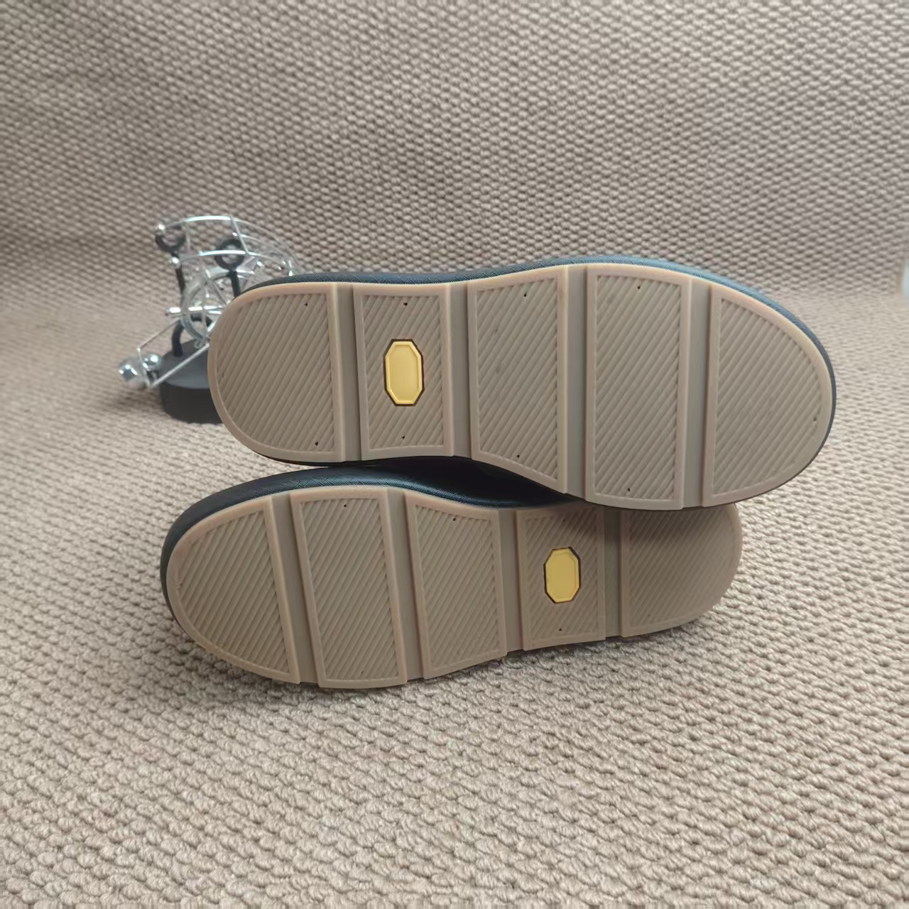 28-6四季通用休闲皮鞋休闲鞋170