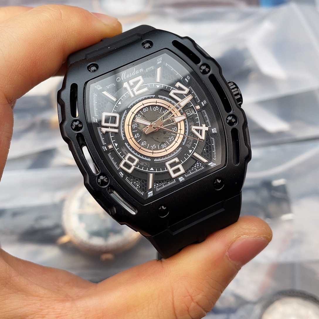 锻造刚壳机械腕表