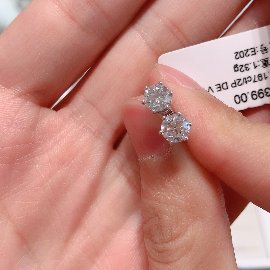 实验室培育钻石耳饰18K金镶嵌a****b