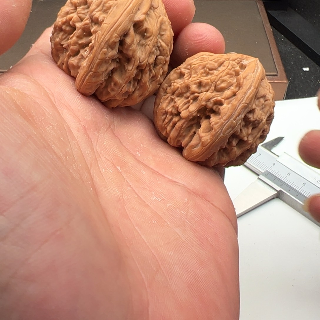 文玩核桃把件阿*虎头王40