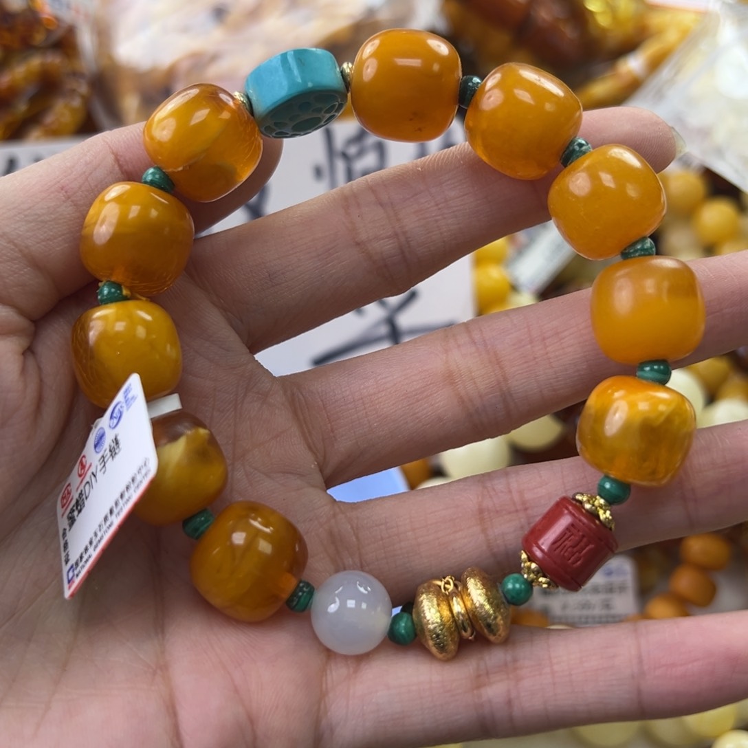 琥珀珠宝奇石未镶嵌