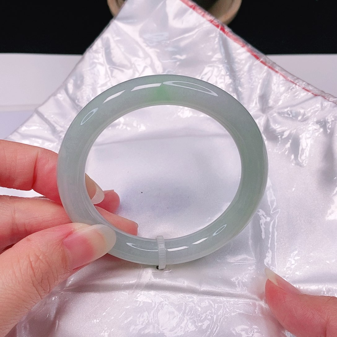 【闪购商品】翡翠手镯未镶嵌正圆54