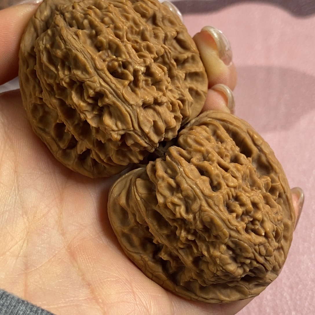 文玩核桃吊坠43南疆石黄150