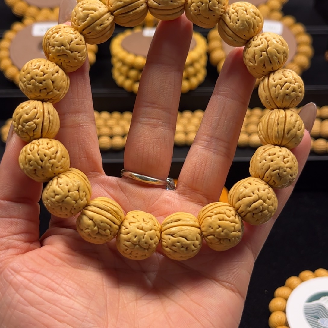 未****桃核手串川上出品盘锦肌肉