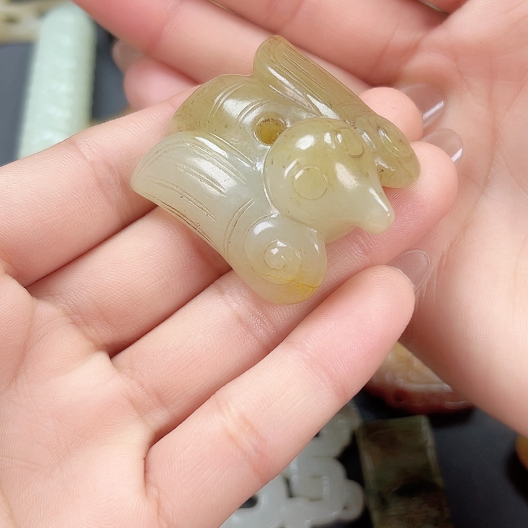 和田玉颈饰未镶嵌徐*卿