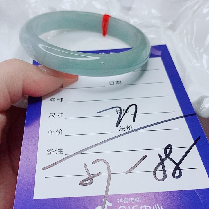 翡翠未镶嵌手镯（圆镯）