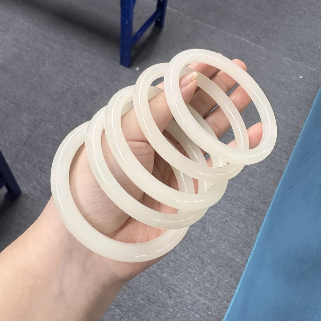 小帅的珠宝仓—精美暖白美人条手镯多样性发一