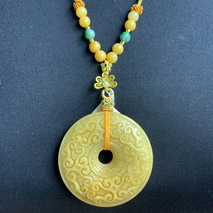 翡翠颈饰未镶嵌翡翠