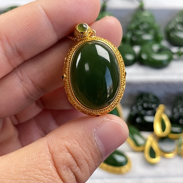 和田玉（碧玉）未镶嵌颈饰