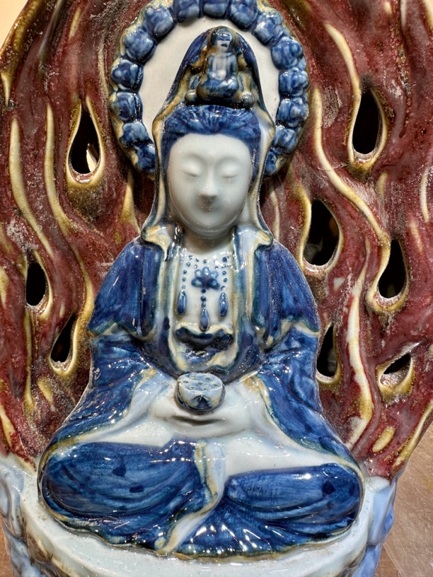 瓷器摆件青花釉里红雕塑