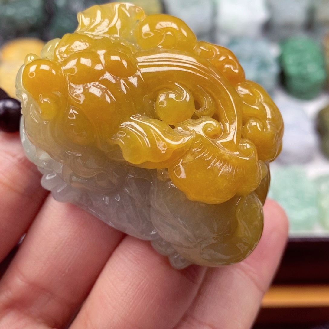 翡翠颈饰未镶嵌翡翠