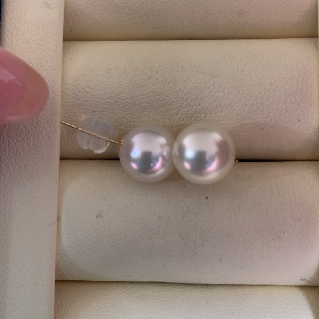 18K金镶嵌海水珍珠耳饰