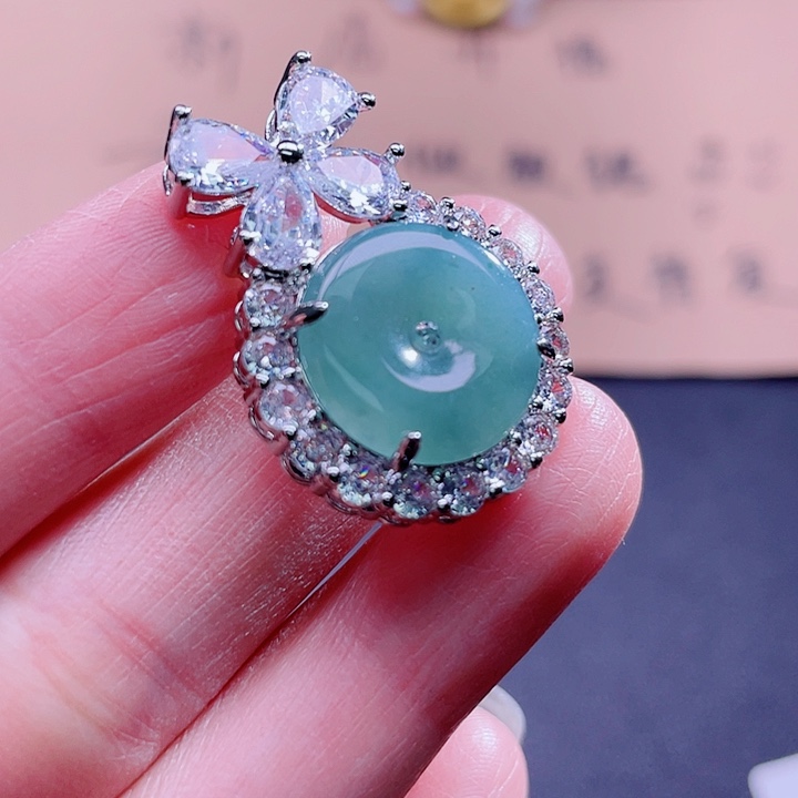 翡翠吊坠(不含链)未镶嵌