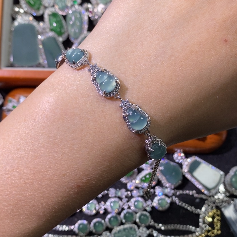 【闪购商品】翡翠颈饰未镶嵌天然