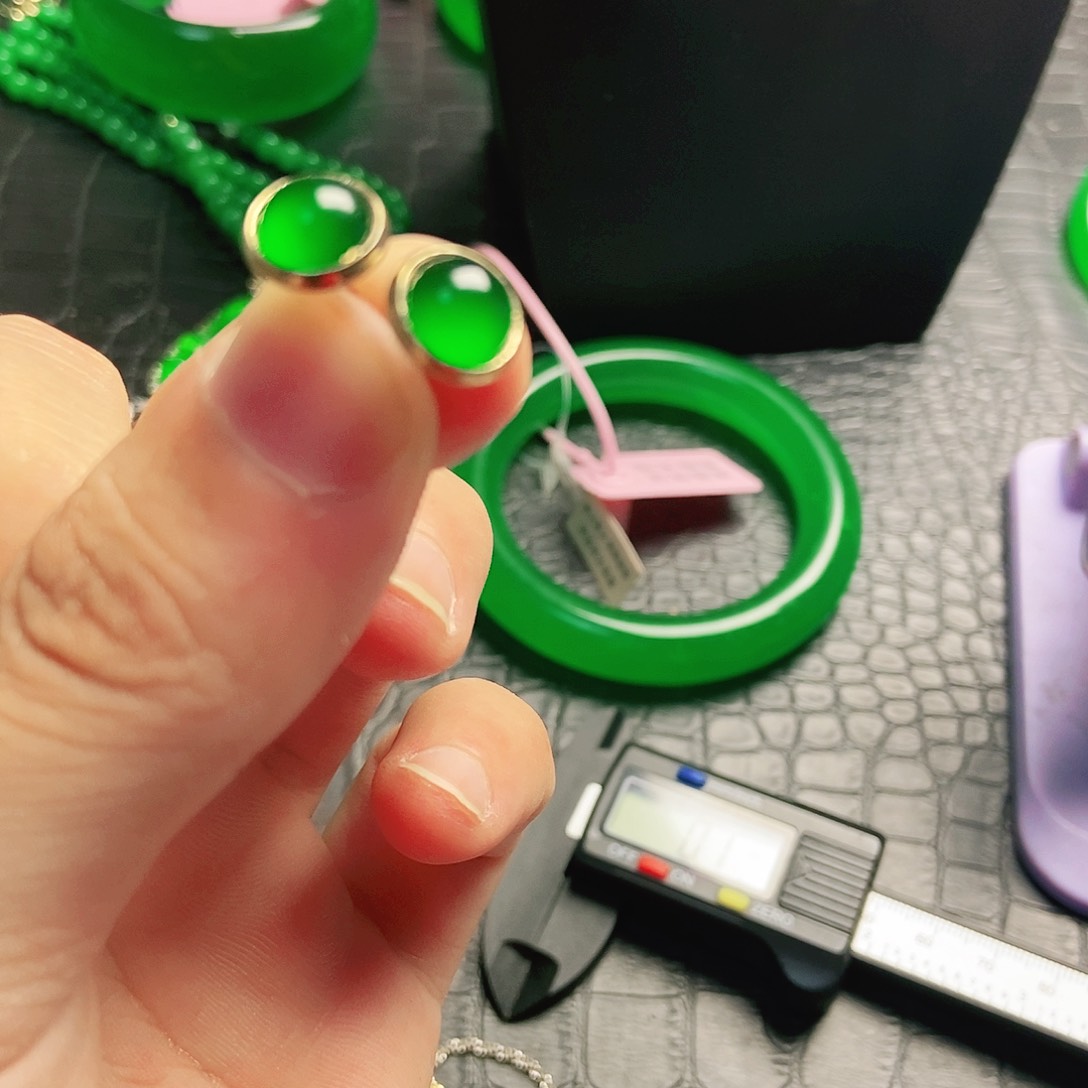 翡翠14K金镶嵌颈饰耳钉