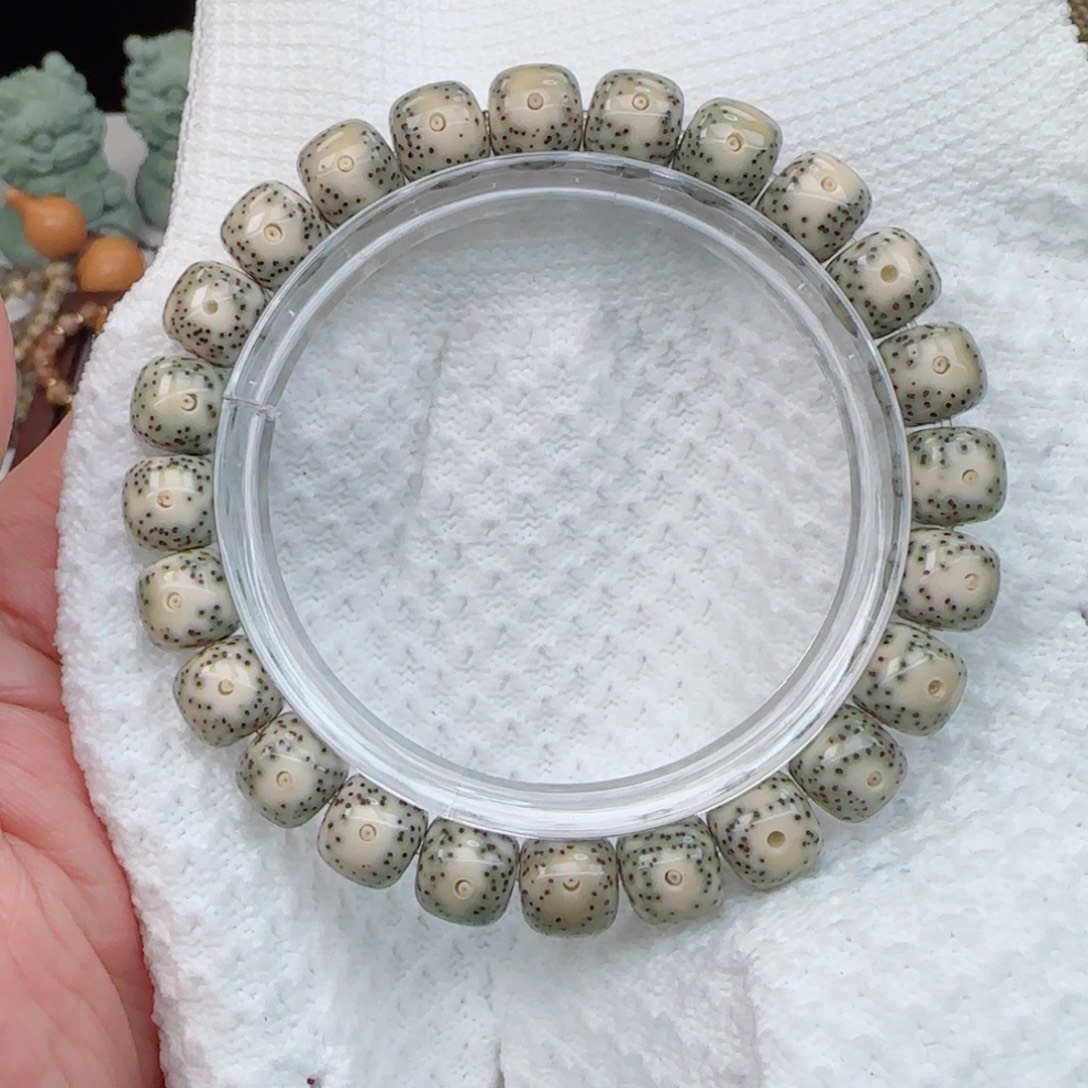 手串星月菩提绿包白大眼睛针尖星9.5*8.5