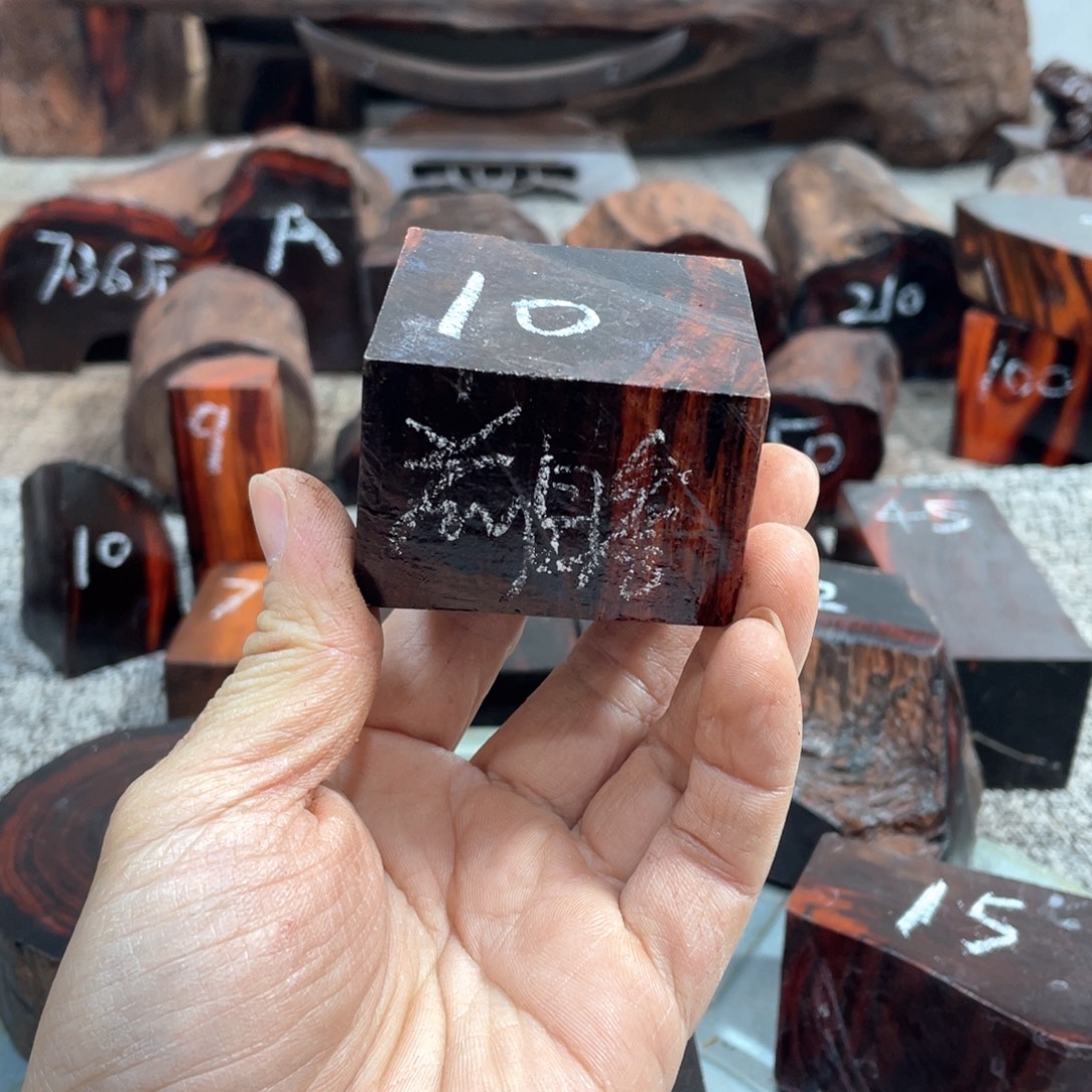 交趾黄檀（大红酸枝）