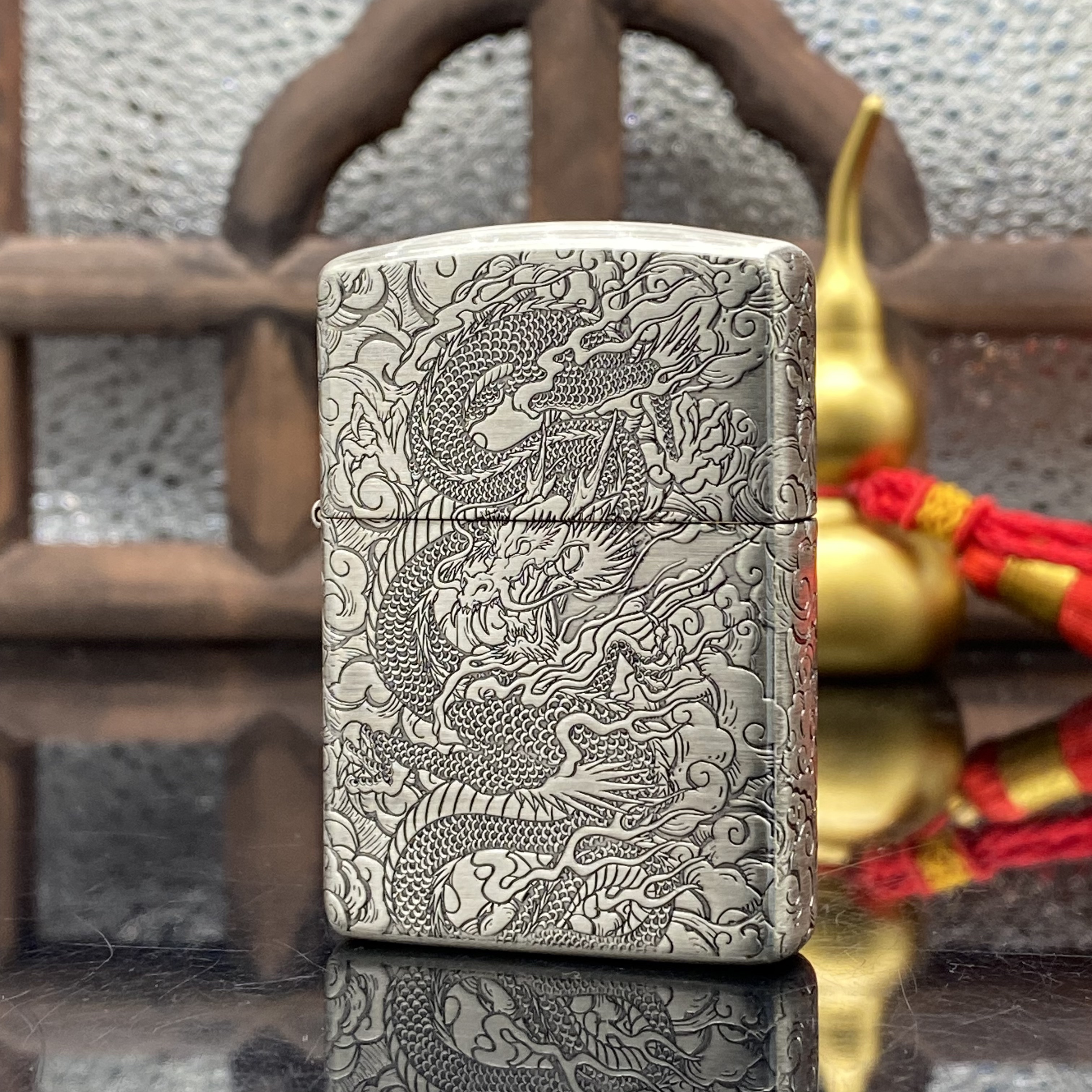 ZIPPO/之宝打火机 祥龙云团 盔甲熏银精雕【小飞火机】DYJ1