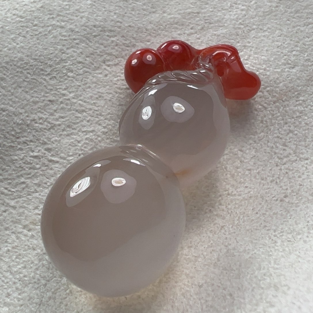 南红玛瑙吊坠未镶嵌