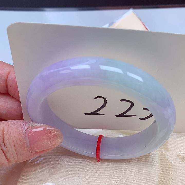 翡翠手镯未镶嵌翡翠