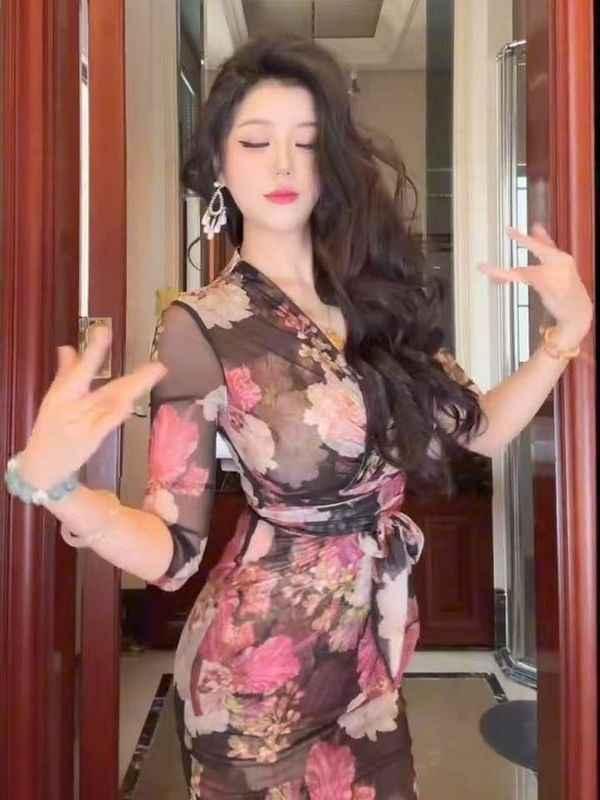 新中式国风改良旗袍长裙高端精致轻奢高级感大方得体盘扣连衣裙春