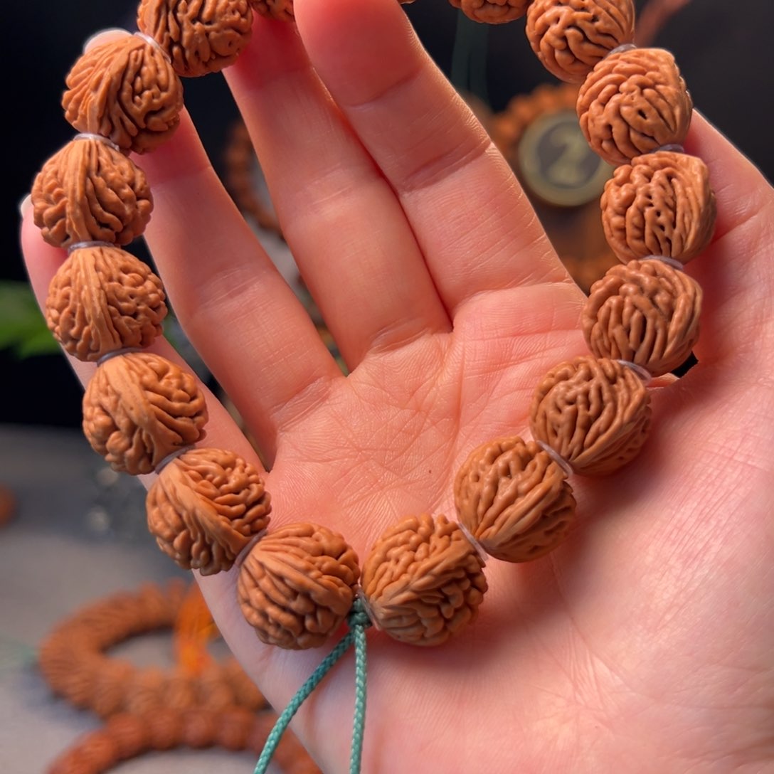 【闪购商品】桃核吊坠19刺龙元宝